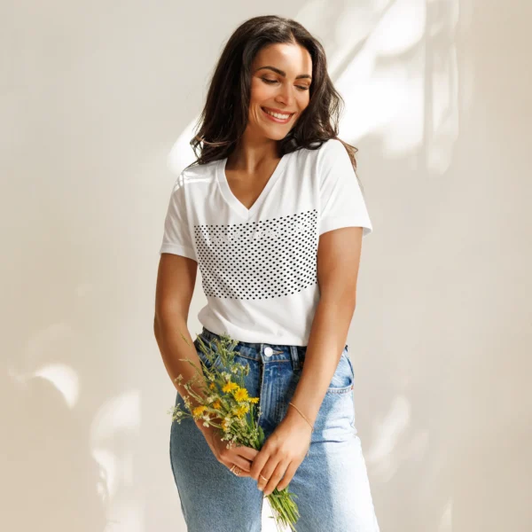 MANX WATERS WOMEN'S RELEAXED V-NECK T-SHIRT - Image 6